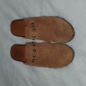 Michael Kors Rye Fringed Suede Studded Platform Clogs Size 8
